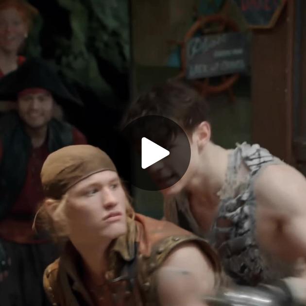 Gil and Harry Kiss Scene: What Fans Are Saying Now (Video Proof Inside)