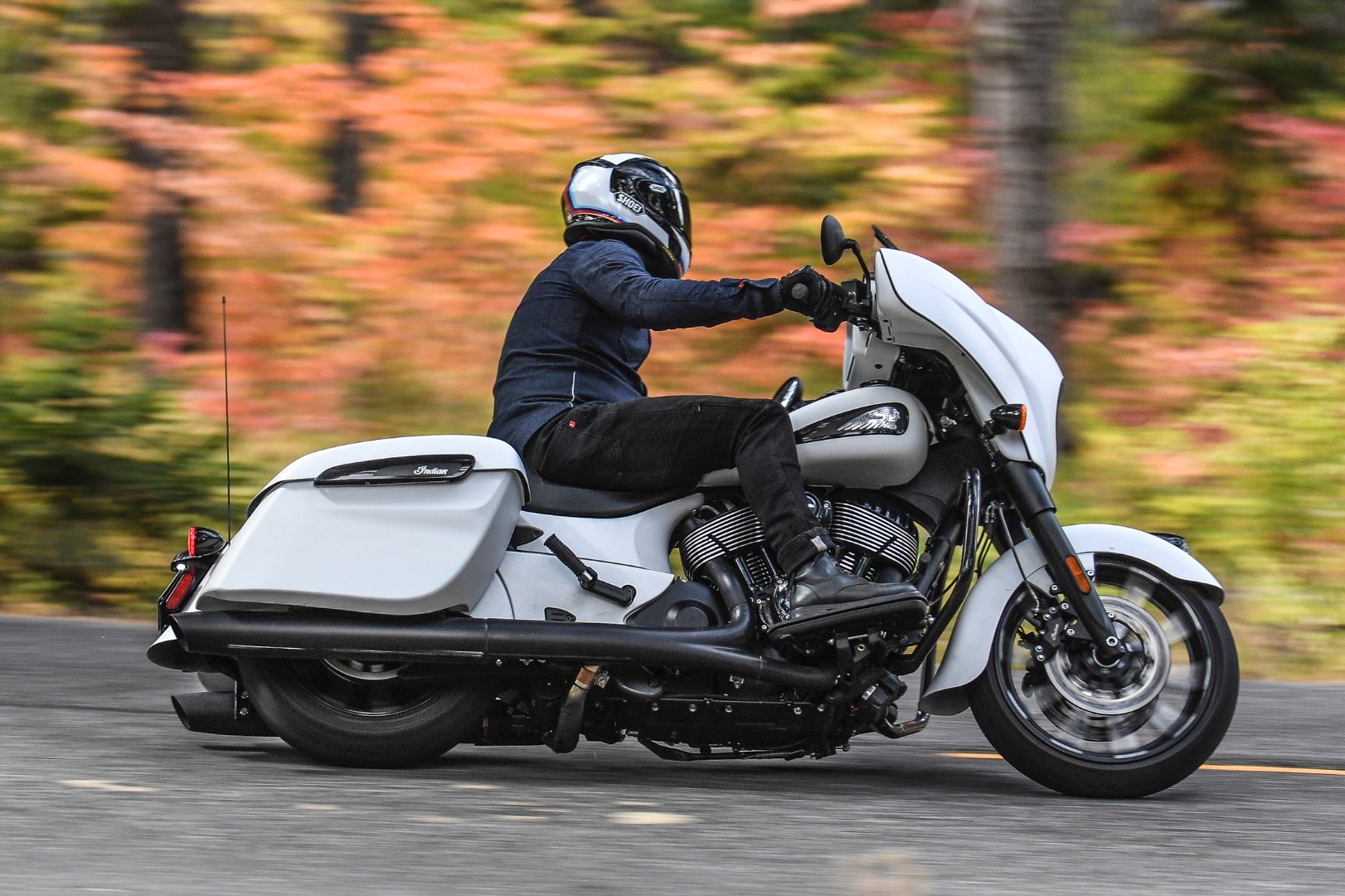 Indian Chieftain Bike Performance Speed and Handling Review
